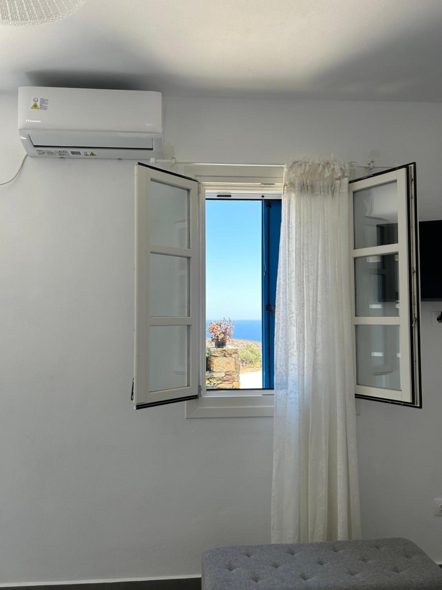 Thea Vouno * Agia Pelagia (Kythira)